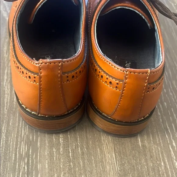 Bruno Magli Men's Brown Leather Derbys - Picture 3 of 6